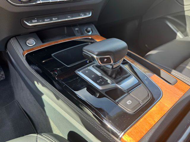 Used 2022 Audi Q5 2.0T Premium Plus AWD/4WD image 27