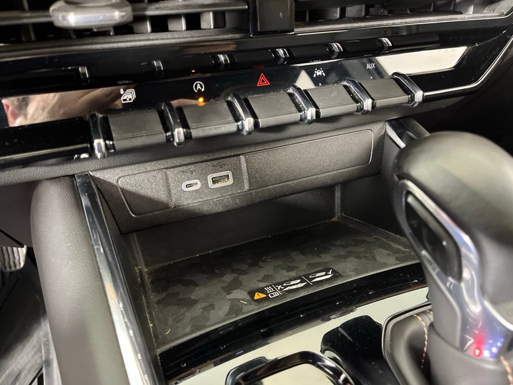 Certified 2023 GMC Canyon AT4 w/ AT4 Premium Package AWD/4WD image 35