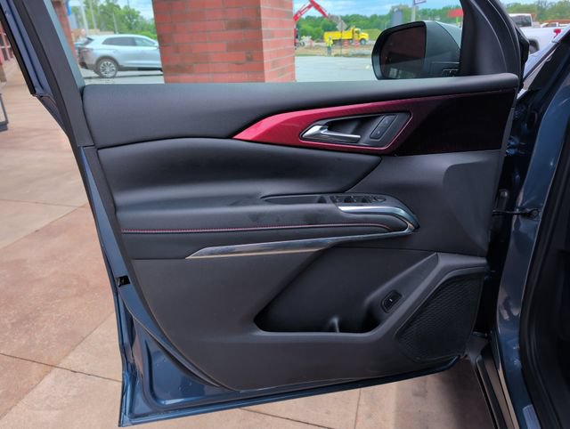 Used 2026 Chevrolet Traverse Z71 w/ LPO, Floor Liner Package AWD/4WD image 11