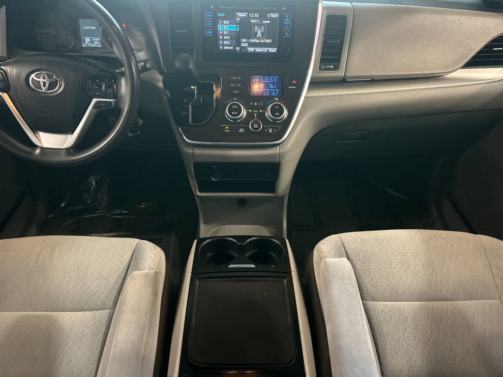 Used 2015 Toyota Sienna LE FWD video 4