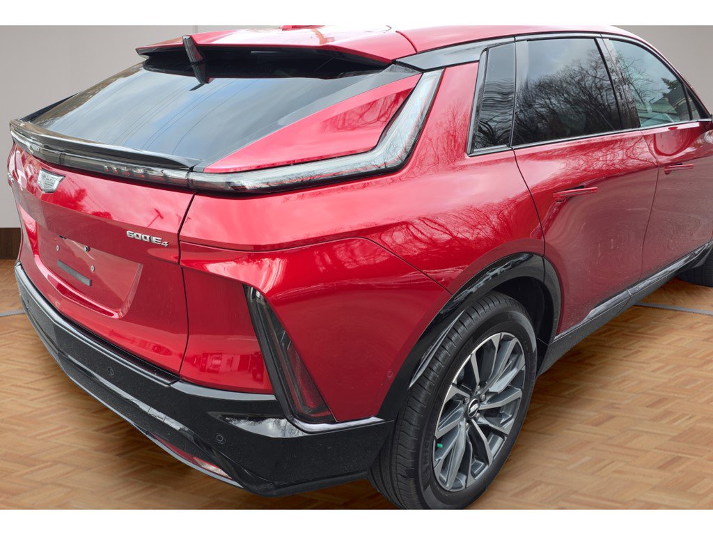 Certified 2025 Cadillac Lyriq Sport image 11