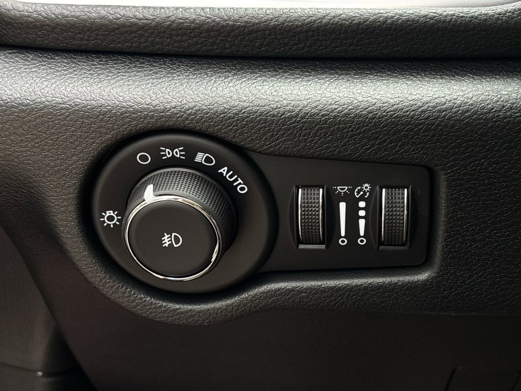 New 2026 Chrysler Pacifica Limited FWD image 20