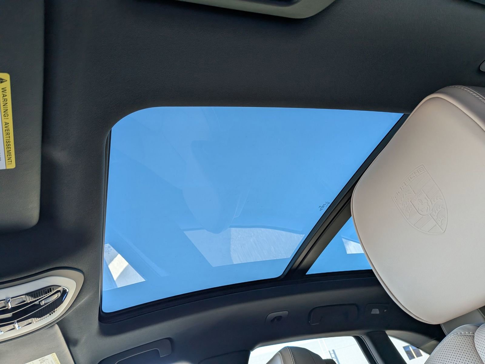 Certified 2025 Porsche Macan image 27