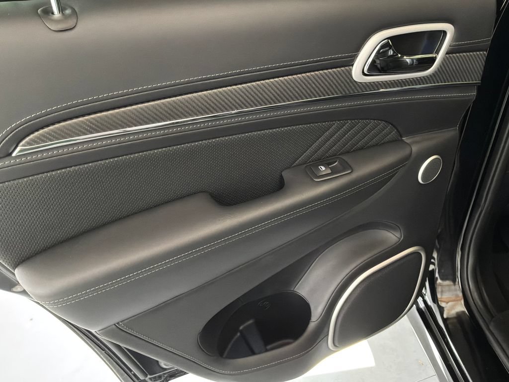 Used 2020 Jeep Grand Cherokee SRT AWD/4WD image 12