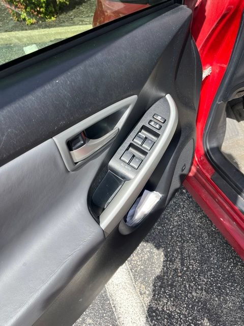 Used 2014 Toyota Prius Four w/ Solar Roof Package FWD image 4