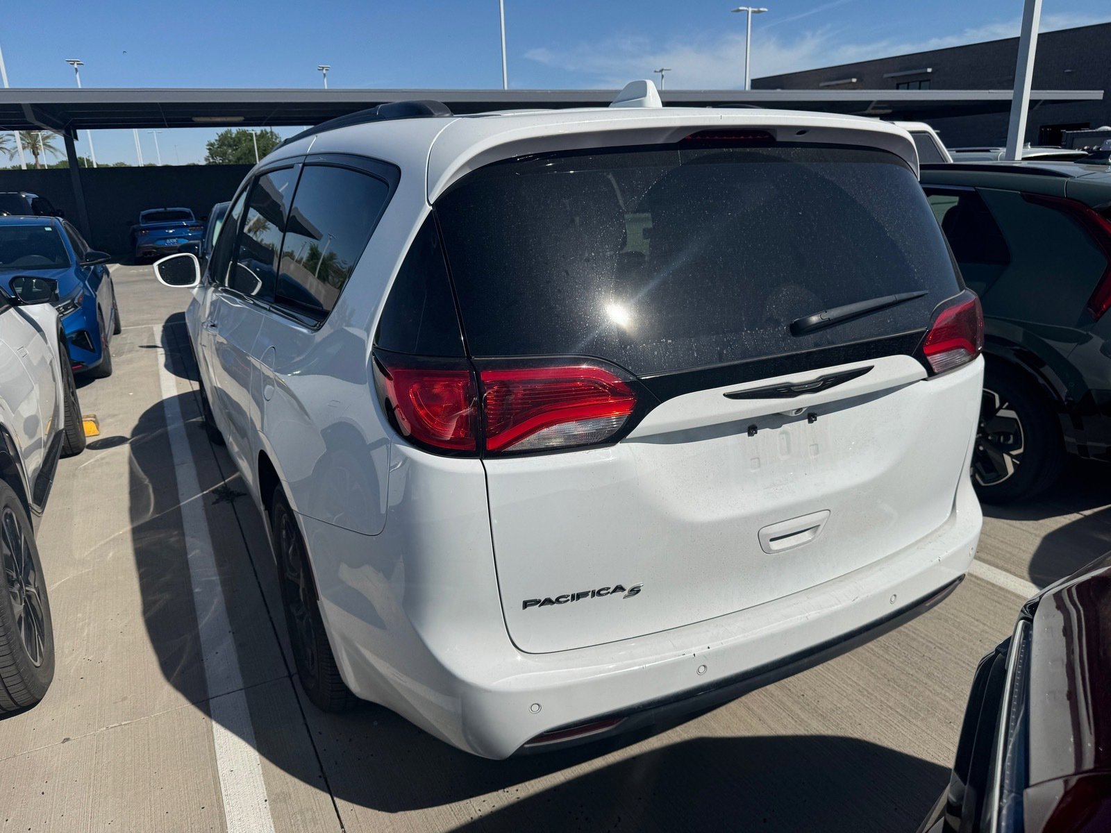 Used 2019 Chrysler Pacifica Touring-L Plus w/ S Appearance Package FWD image 3
