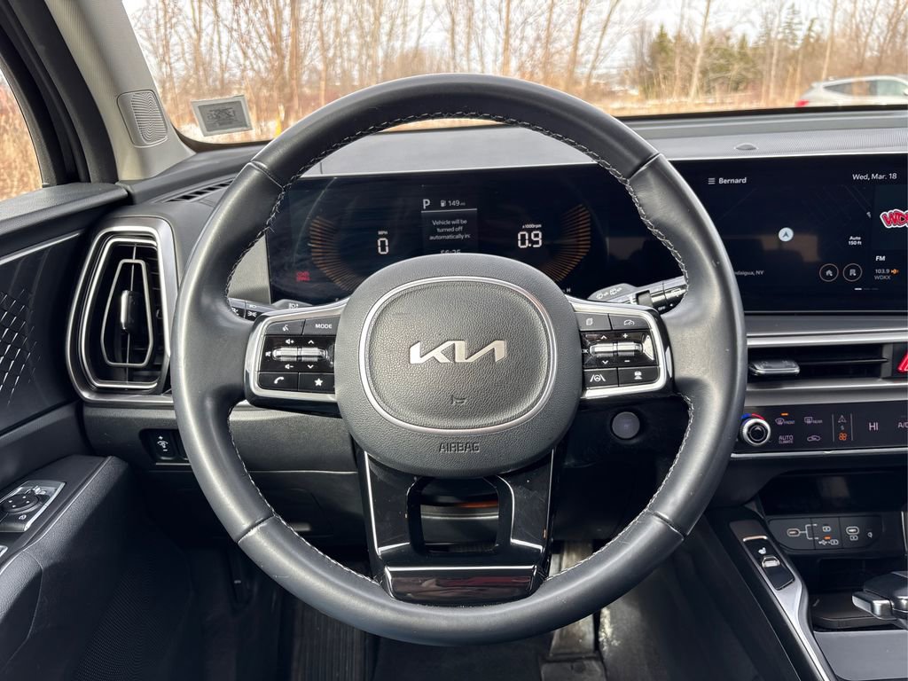 Used 2025 Kia Sorento S image 20