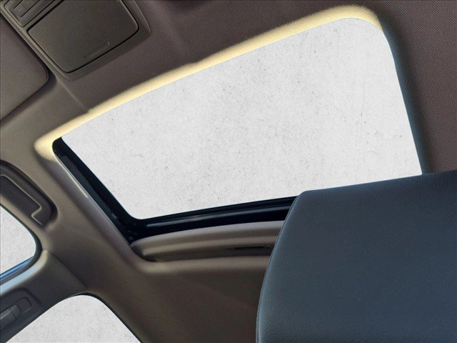 Used 2022 Honda CR-V Touring image 16