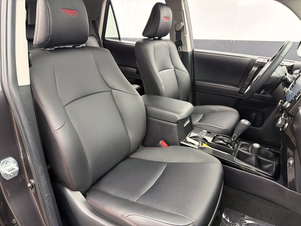 Used 2020 Toyota 4Runner Venture w/ Moonroof Package AWD/4WD image 28