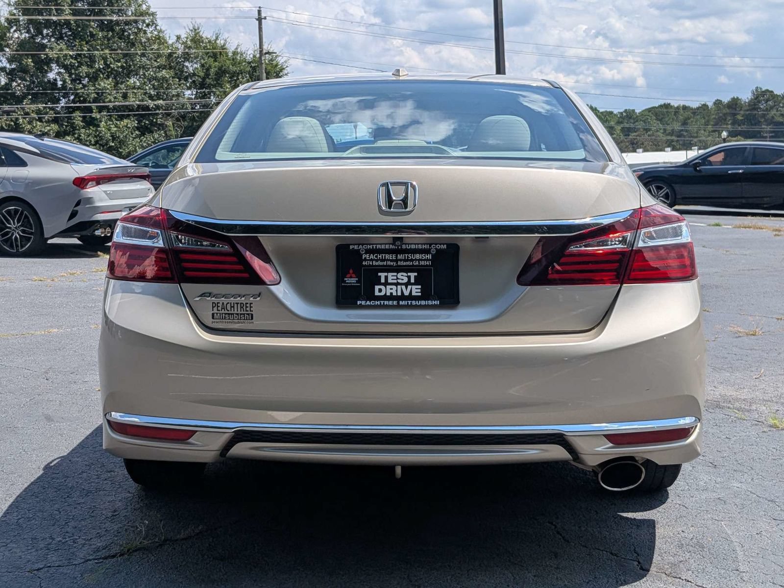 Used 2017 Honda Accord EX-L image 5