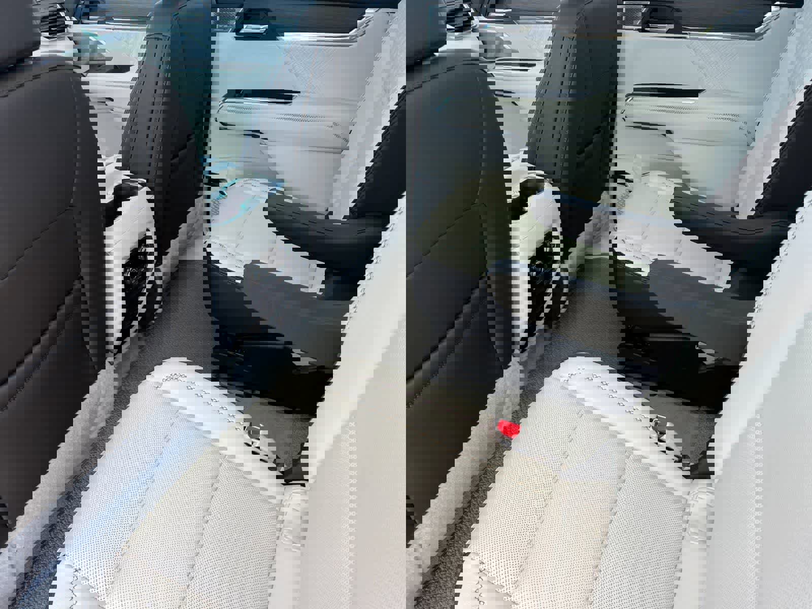 Used 2024 GMC Acadia Denali w/ Super Cruise Package image 5