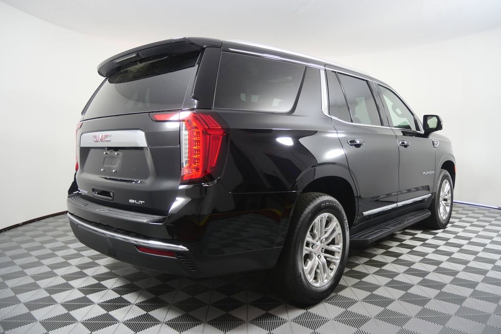 Used 2023 GMC Yukon SLT w/ SLT Premium Package image 3