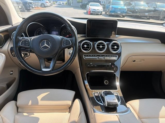 Used 2017 Mercedes-Benz GLC 300 4MATIC image 10