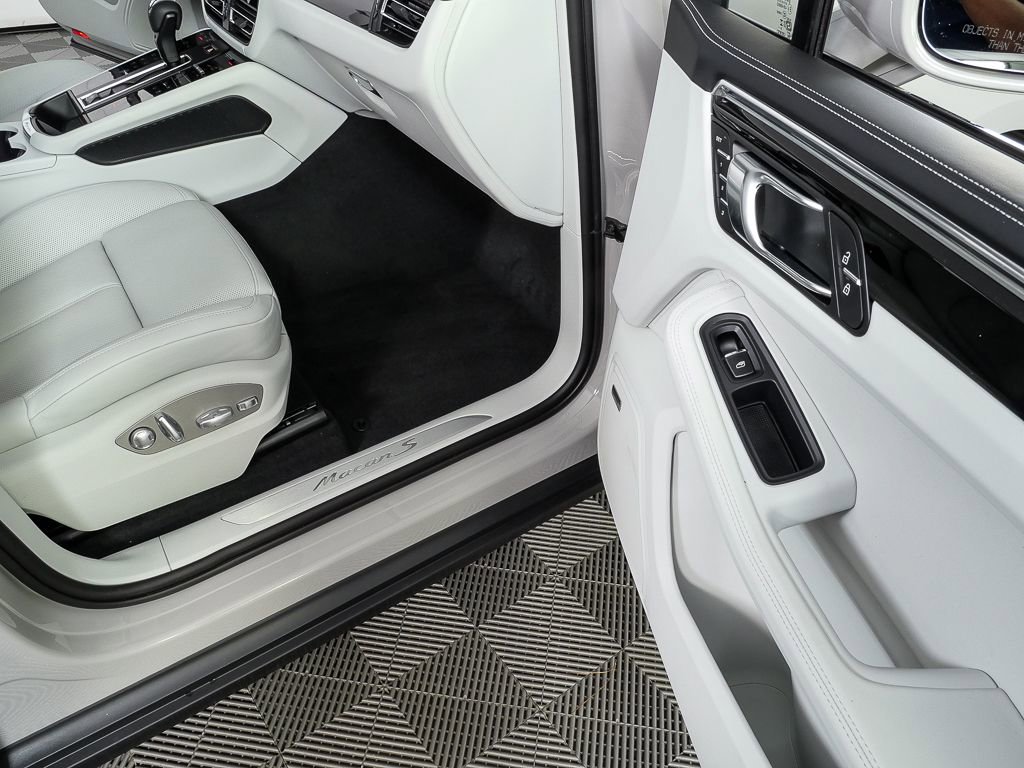 New 2026 Porsche Macan S AWD/4WD image 26