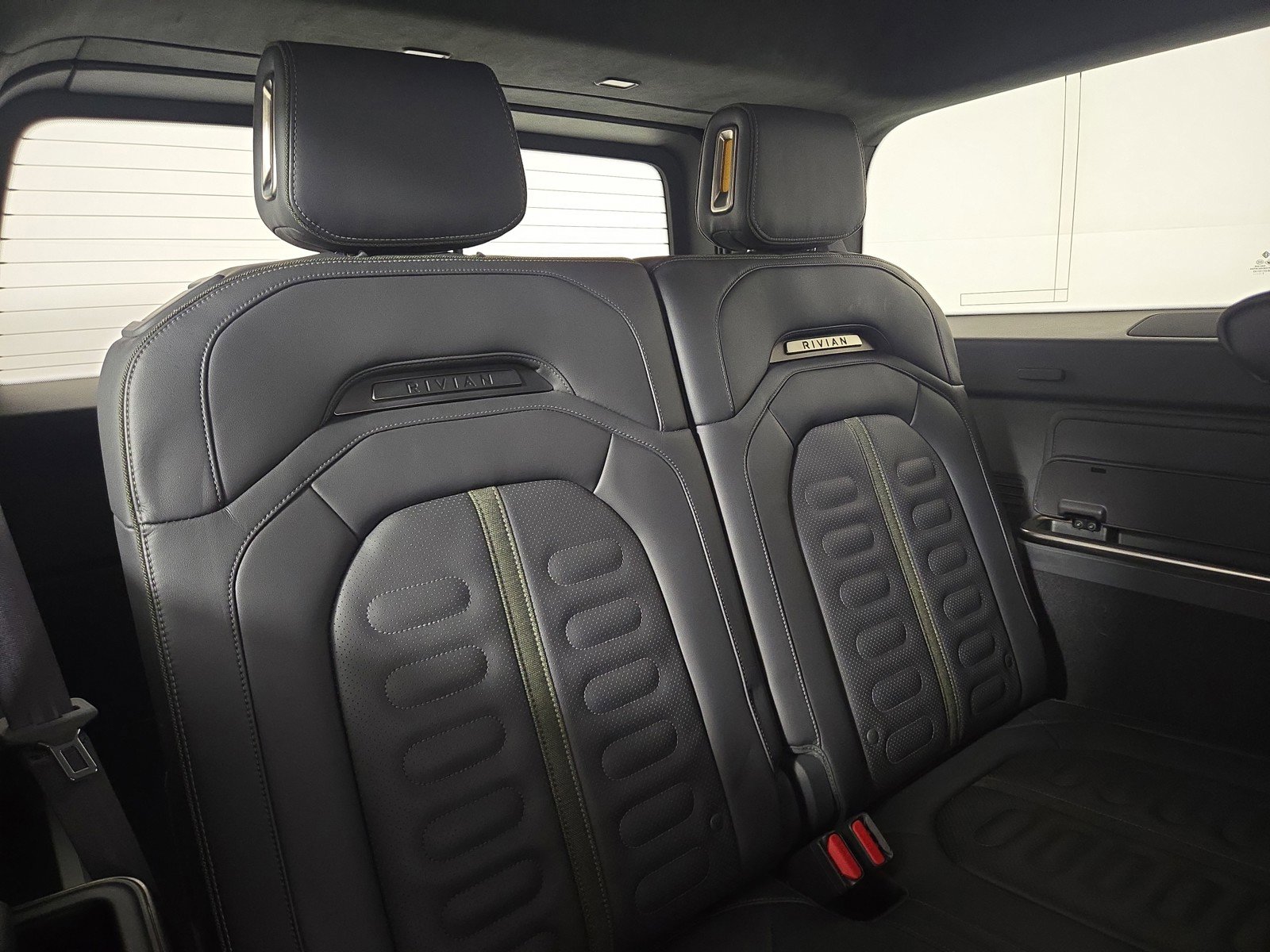 Used 2022 Rivian R1S Launch Edition image 25