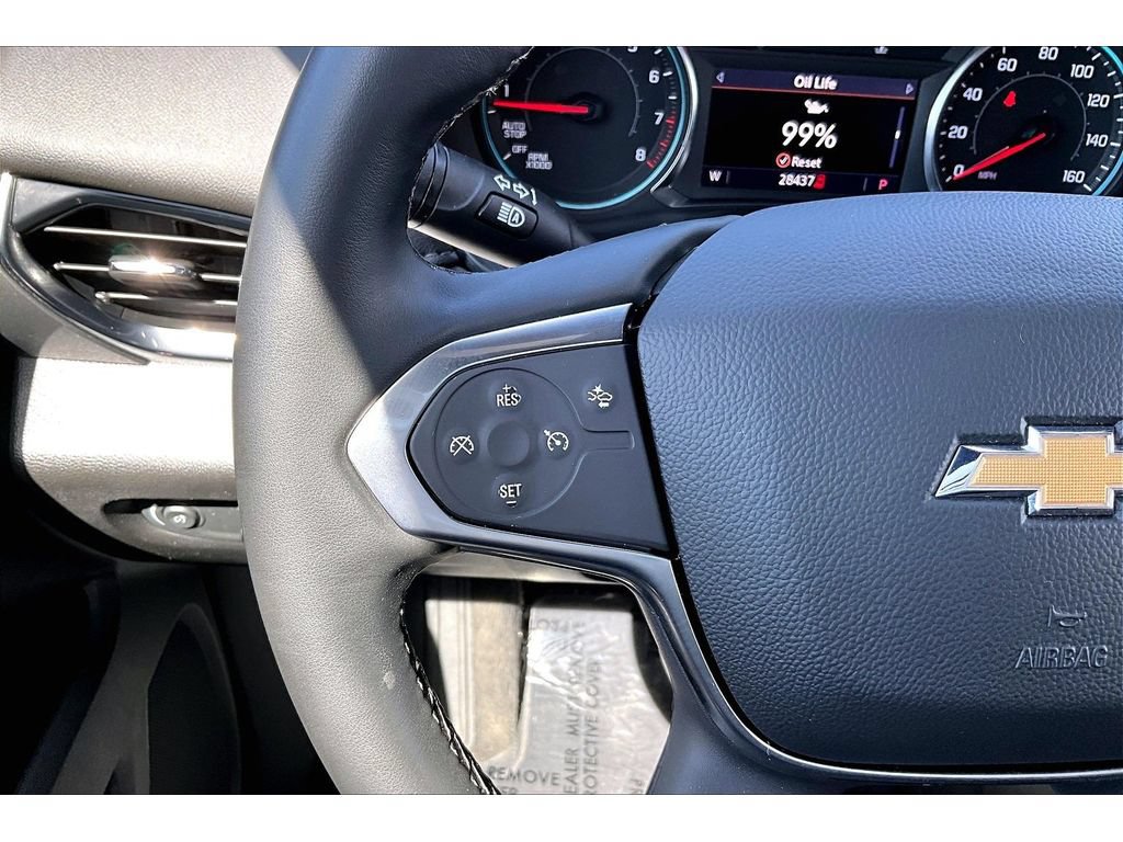 Used 2023 Chevrolet Traverse LT FWD image 11