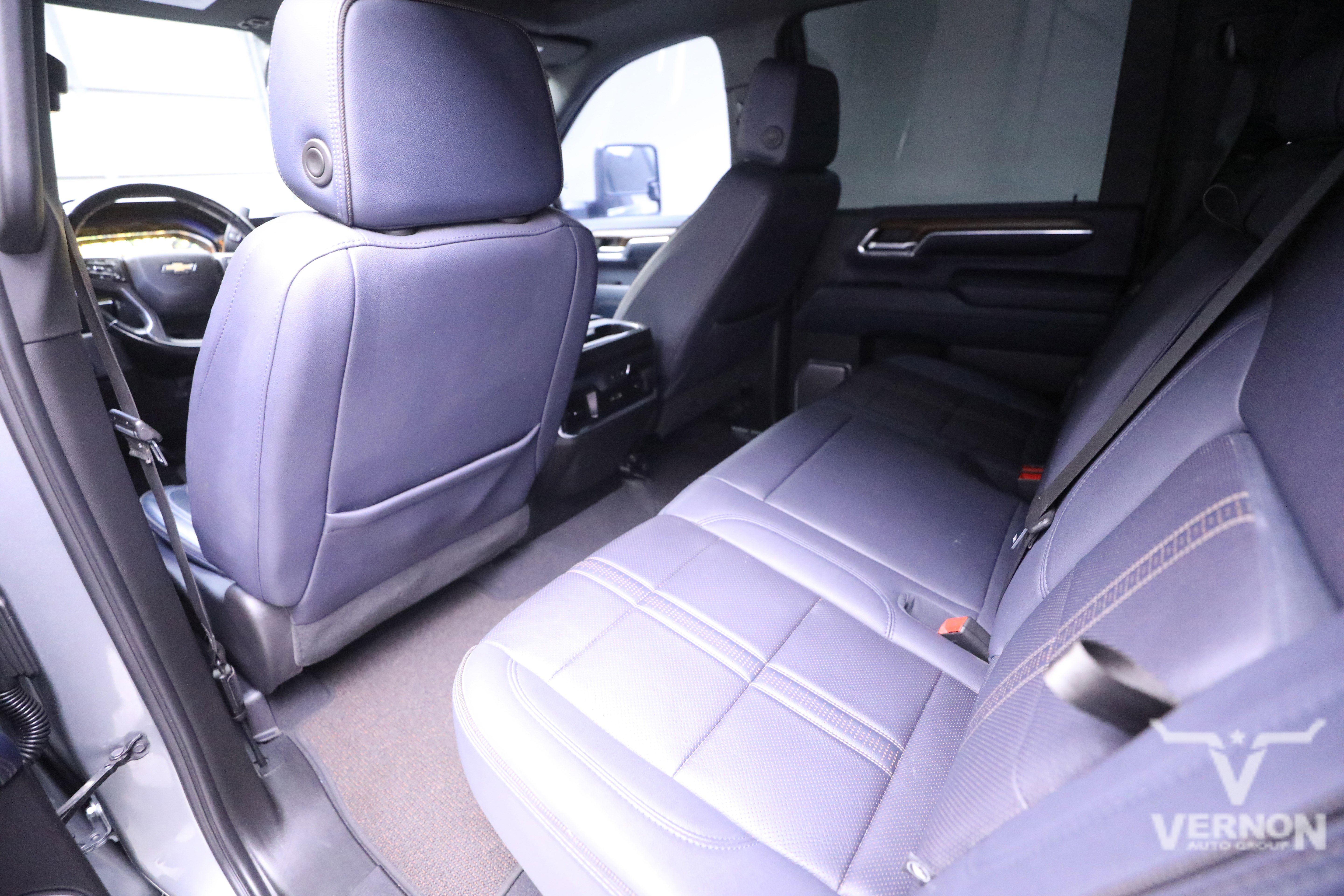 Used 2024 Chevrolet Silverado 3500 High Country w/ High Country Premium Package image 9