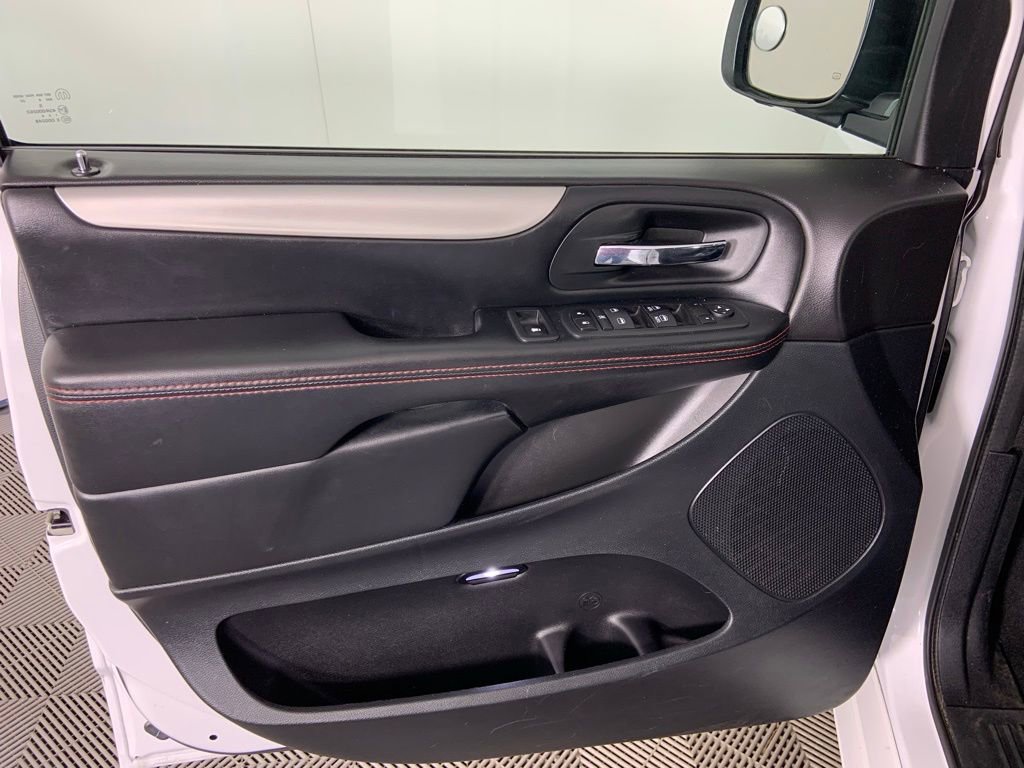 Used 2019 Dodge Grand Caravan GT FWD image 19