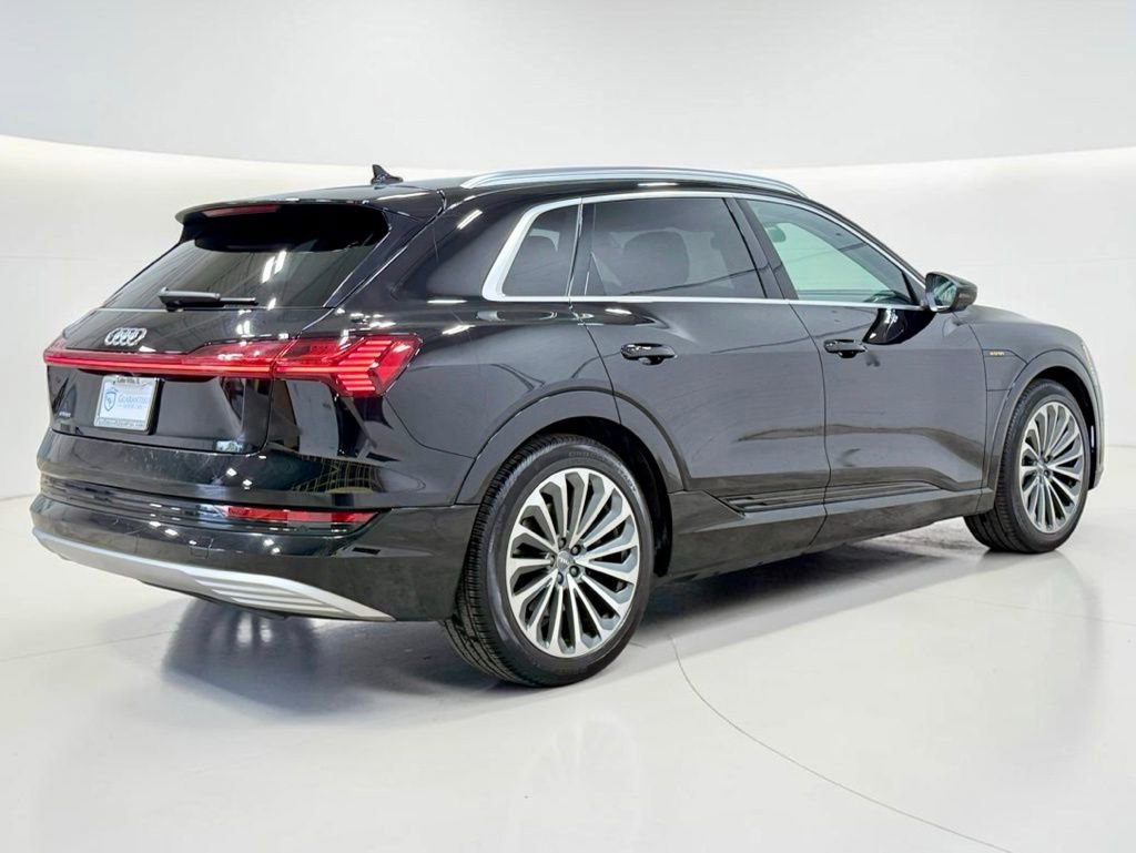 Used 2019 Audi e-tron Prestige w/ Prestige Package AWD/4WD image 15