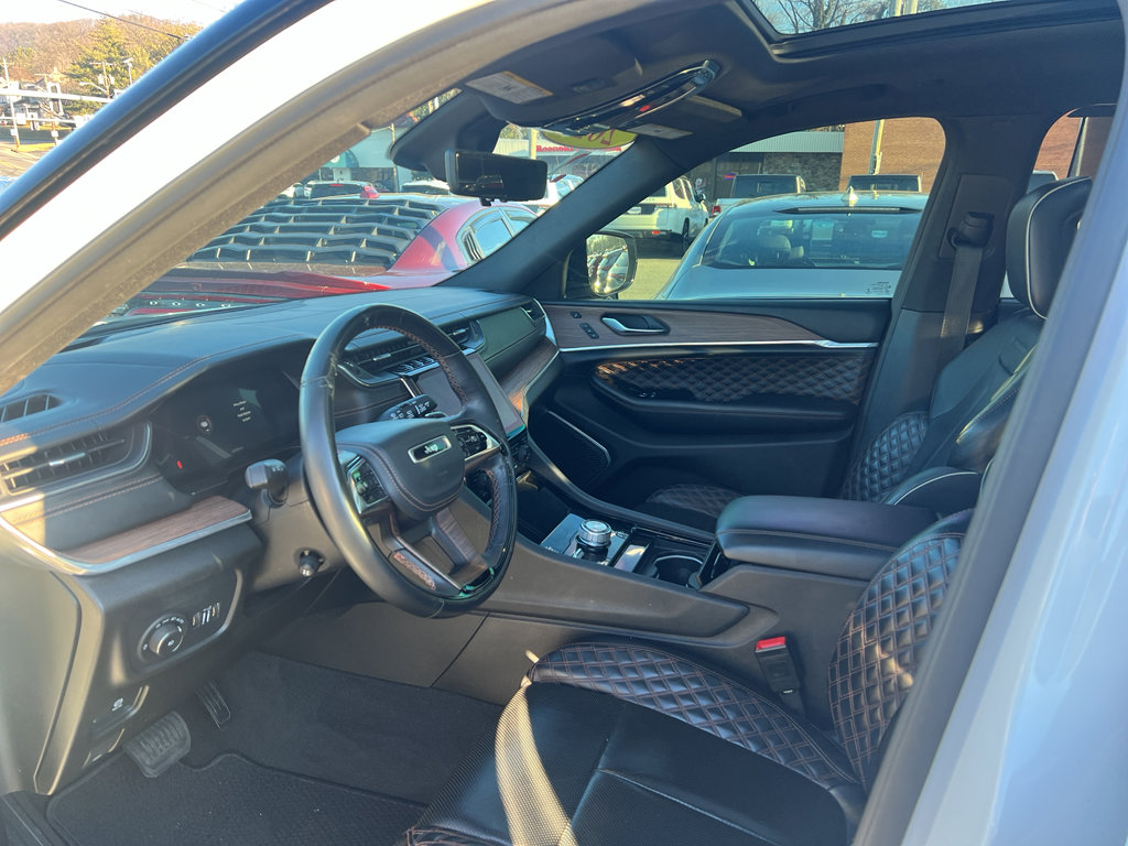 Used 2021 Jeep Grand Cherokee L Summit w/ Advanced Protech Group IV image 2