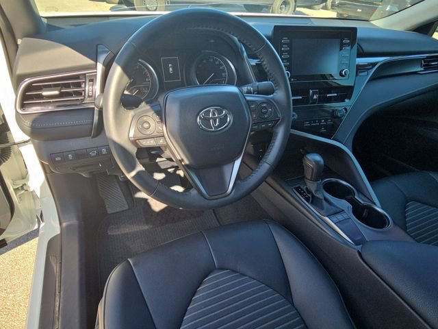 Used 2024 Toyota Camry SE image 16