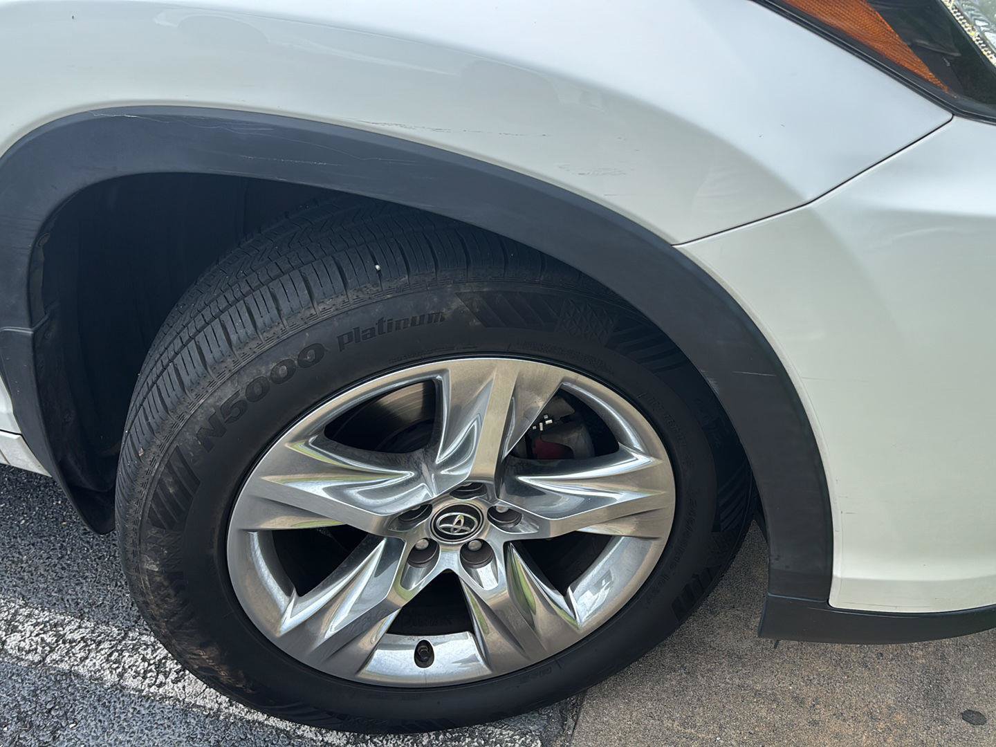 Used 2018 Toyota Highlander FWD V6 image 10