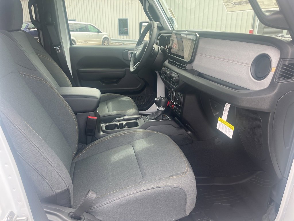 New 2025 Jeep Gladiator Willys image 16