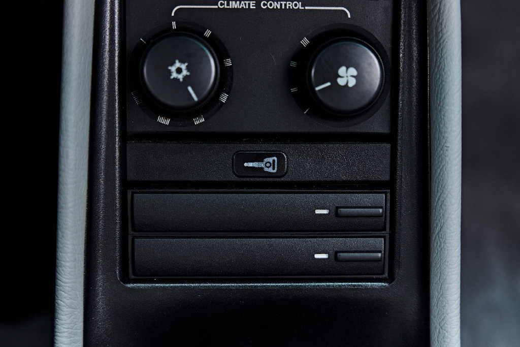 Used 1988 Porsche 911 Carrera RWD image 61