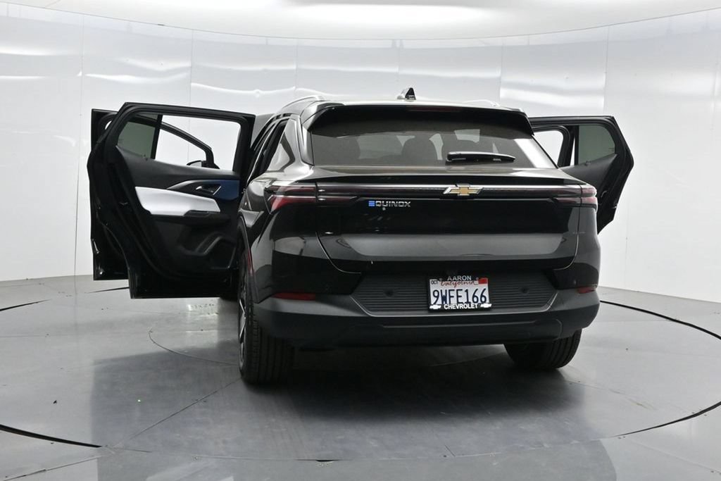 Used 2026 Chevrolet Equinox EV LT FWD image 54