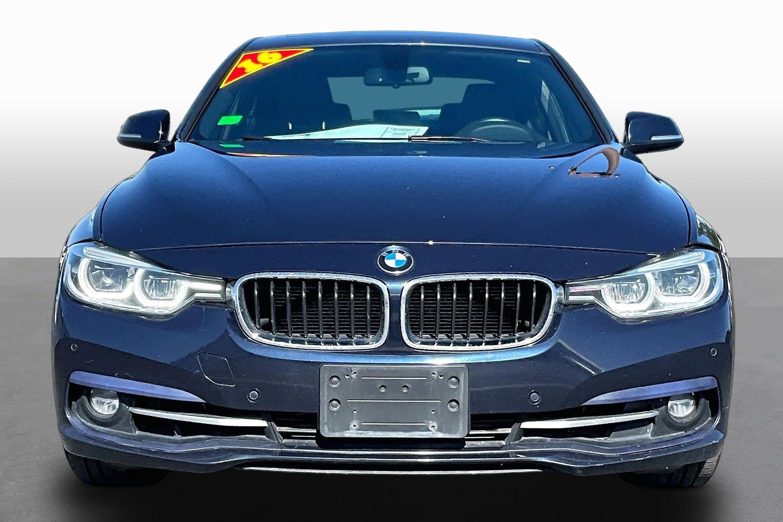 Used 2016 BMW 328i xDrive Sedan AWD/4WD image 3
