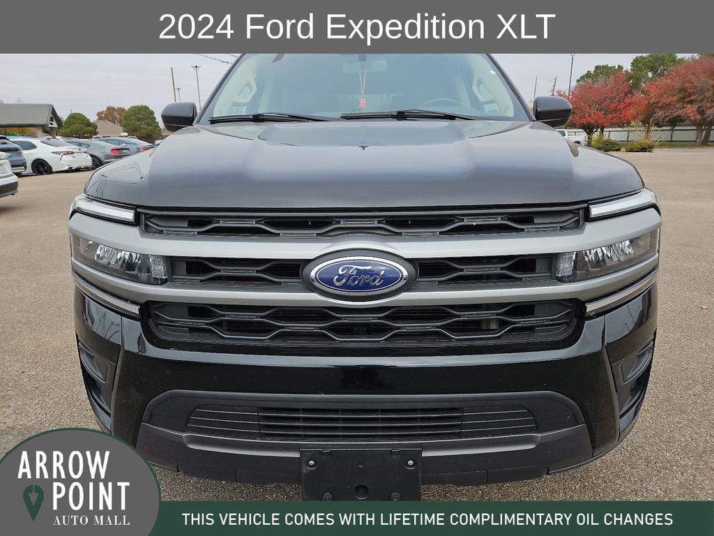 Used 2024 Ford Expedition XLT image 3