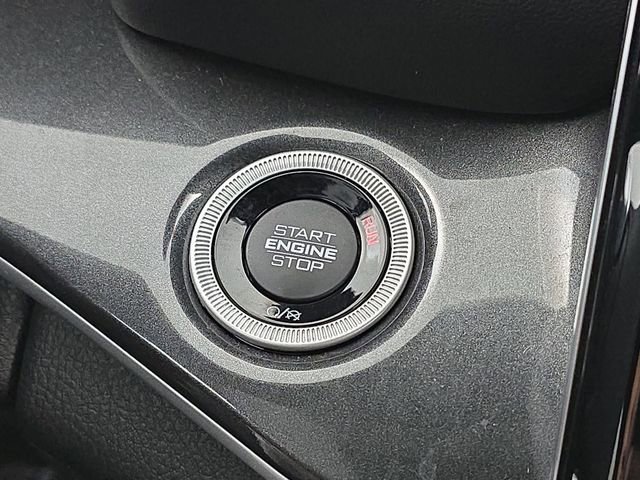 Used 2023 Jeep Grand Cherokee Altitude AWD/4WD image 34