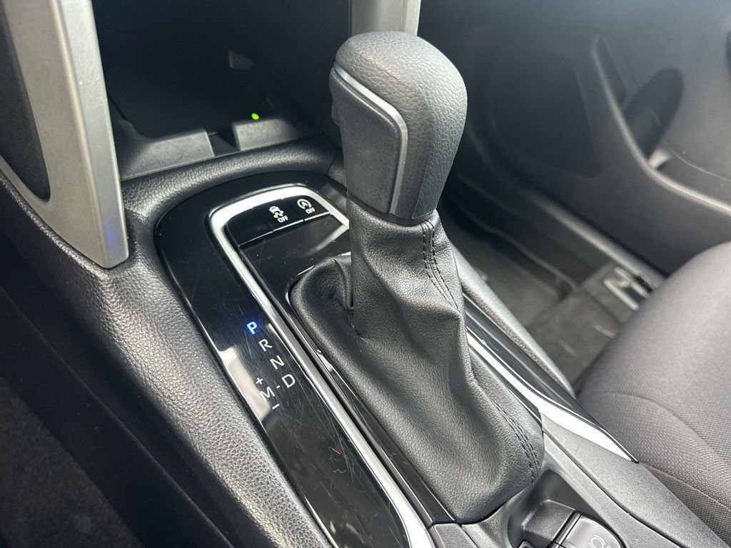 Used 2025 Toyota Corolla Cross LE image 15