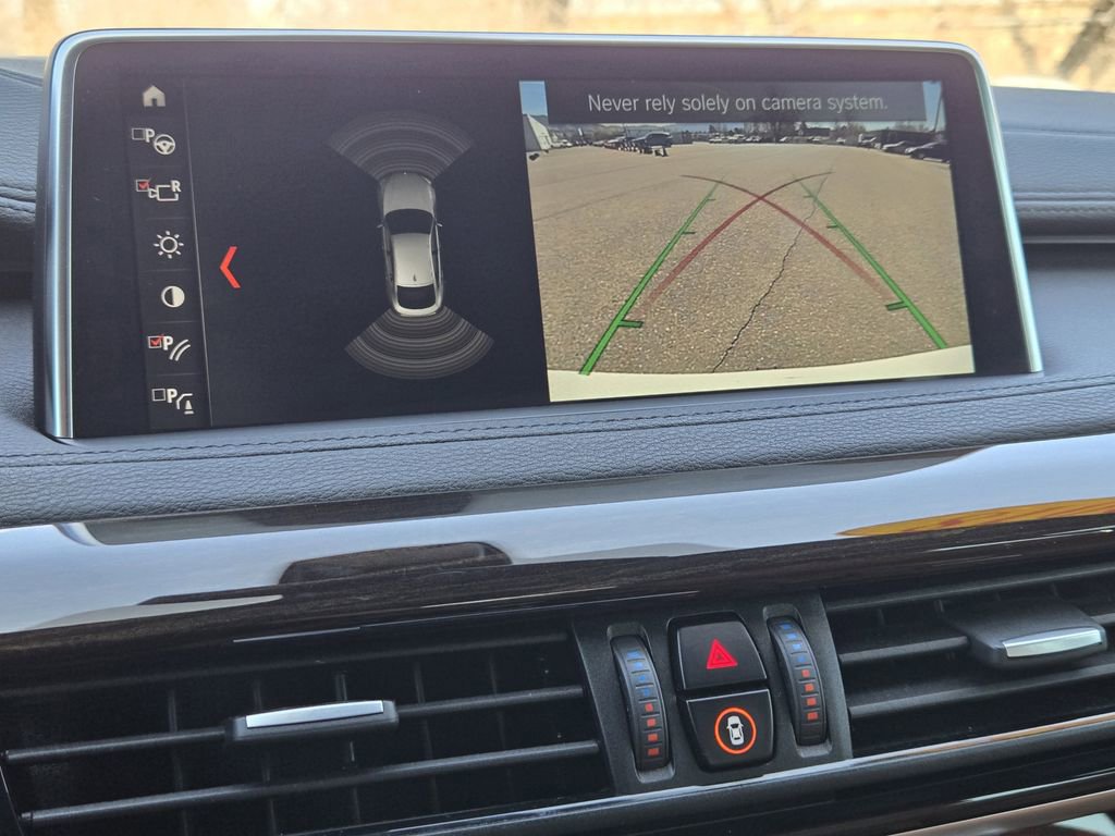 Used 2018 BMW X6 xDrive50i w/ M Sport Package image 19