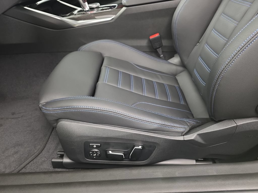 New 2026 BMW M2 w/ Lighting Package RWD image 27