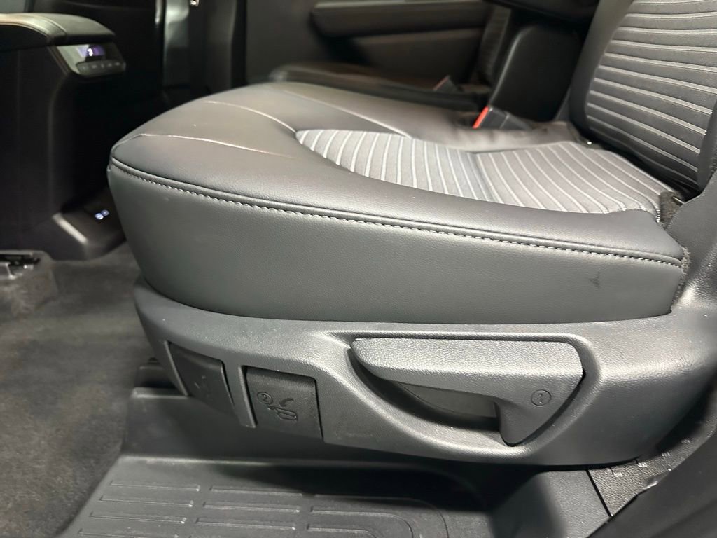 Used 2025 Toyota Highlander XSE image 45