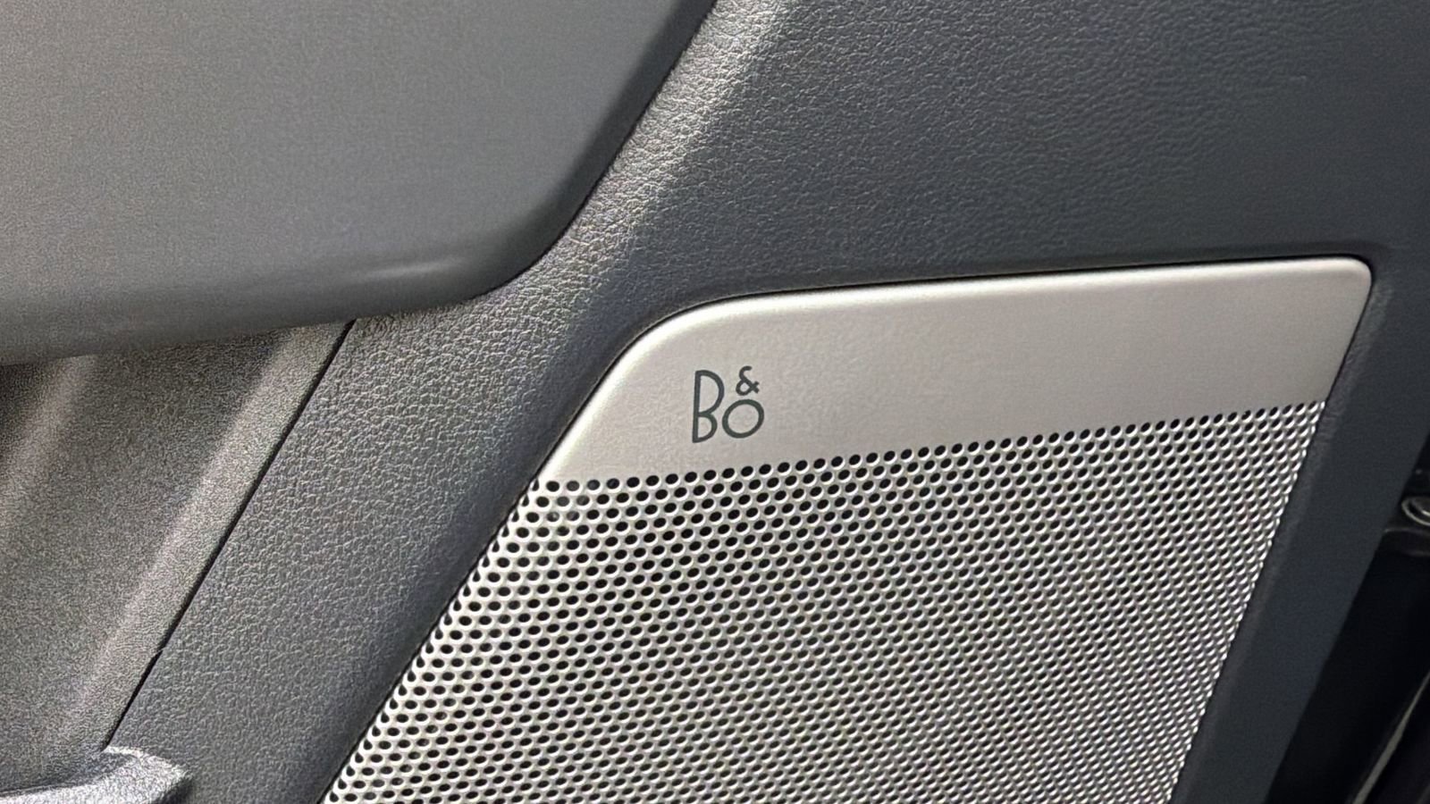 Used 2025 Ford F150 Lariat w/ Tow/Haul Package image 30