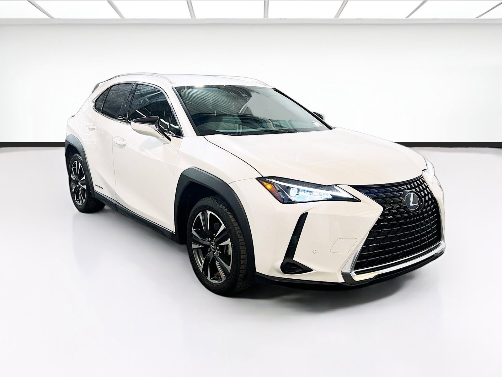 Used 2021 Lexus UX 250h w/ Accessory Package (Z1) AWD/4WD image 3