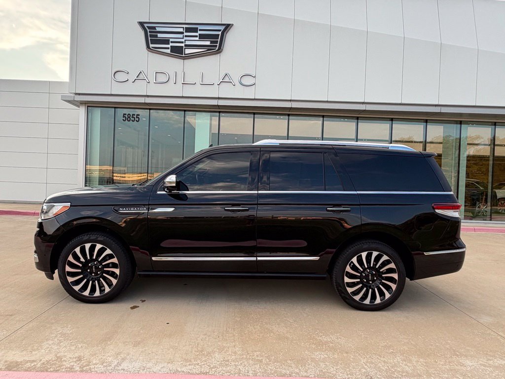 Used 2024 Lincoln Navigator Black Label AWD/4WD image 3