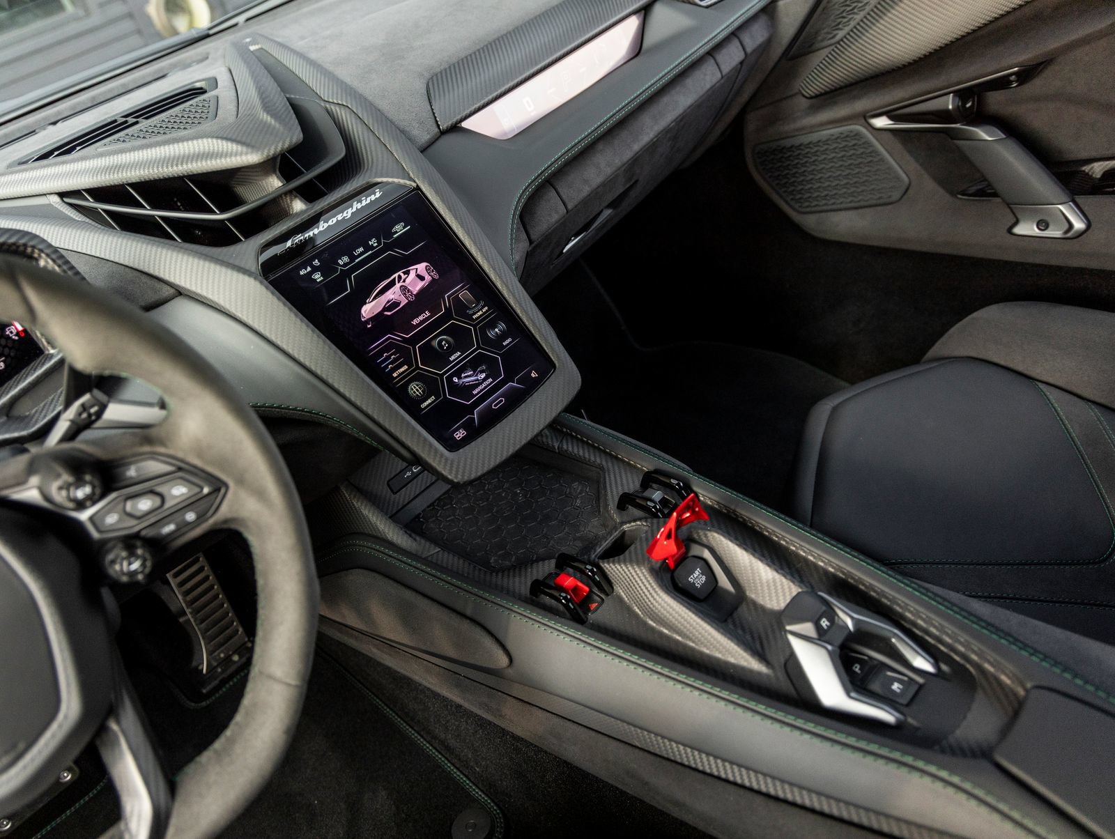Used 2025 Lamborghini Revuelto AWD/4WD image 36