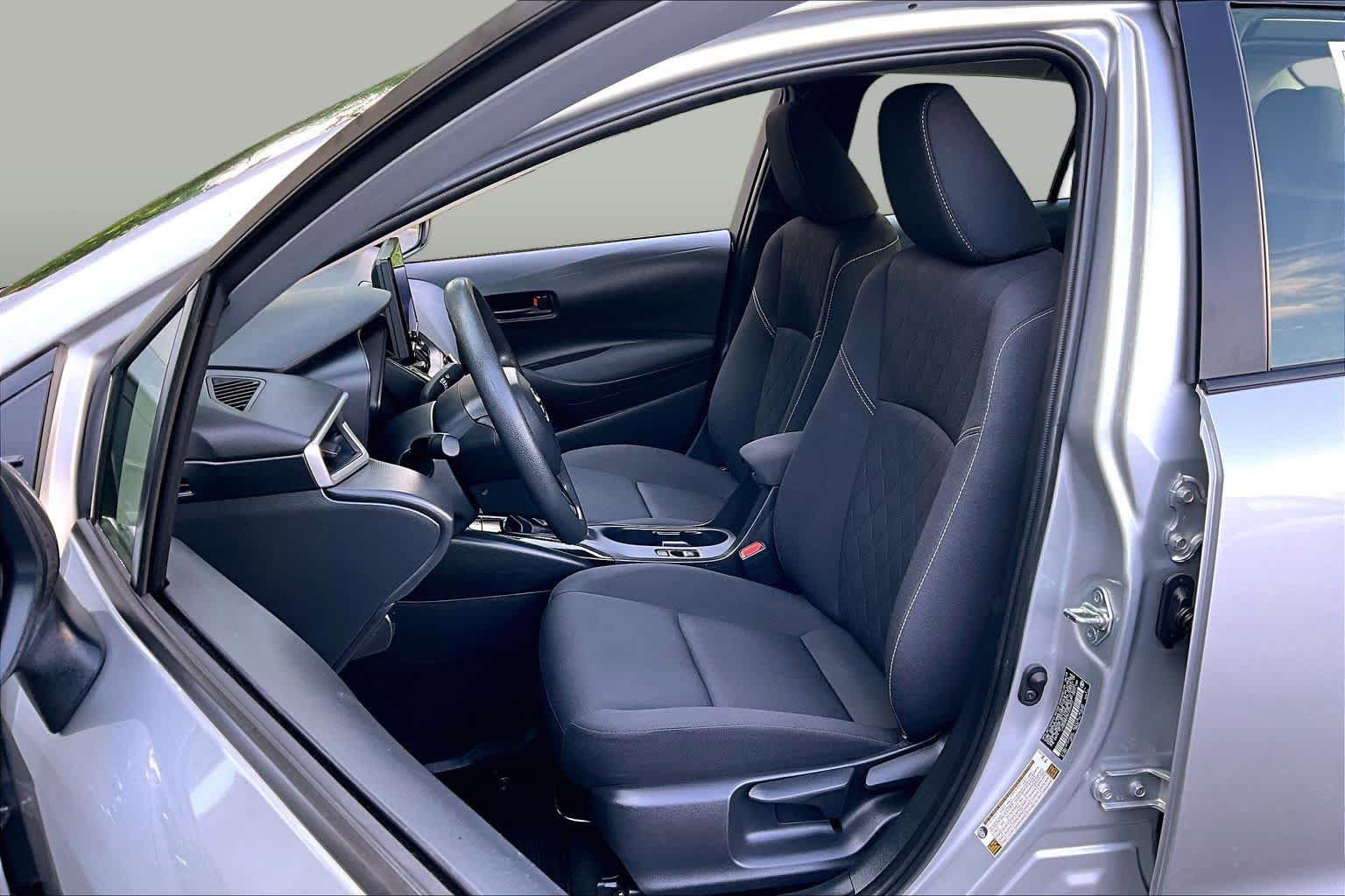 Used 2023 Toyota Corolla LE FWD image 9