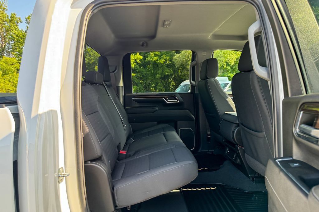 Used 2024 Chevrolet Silverado 2500 LT AWD/4WD image 18