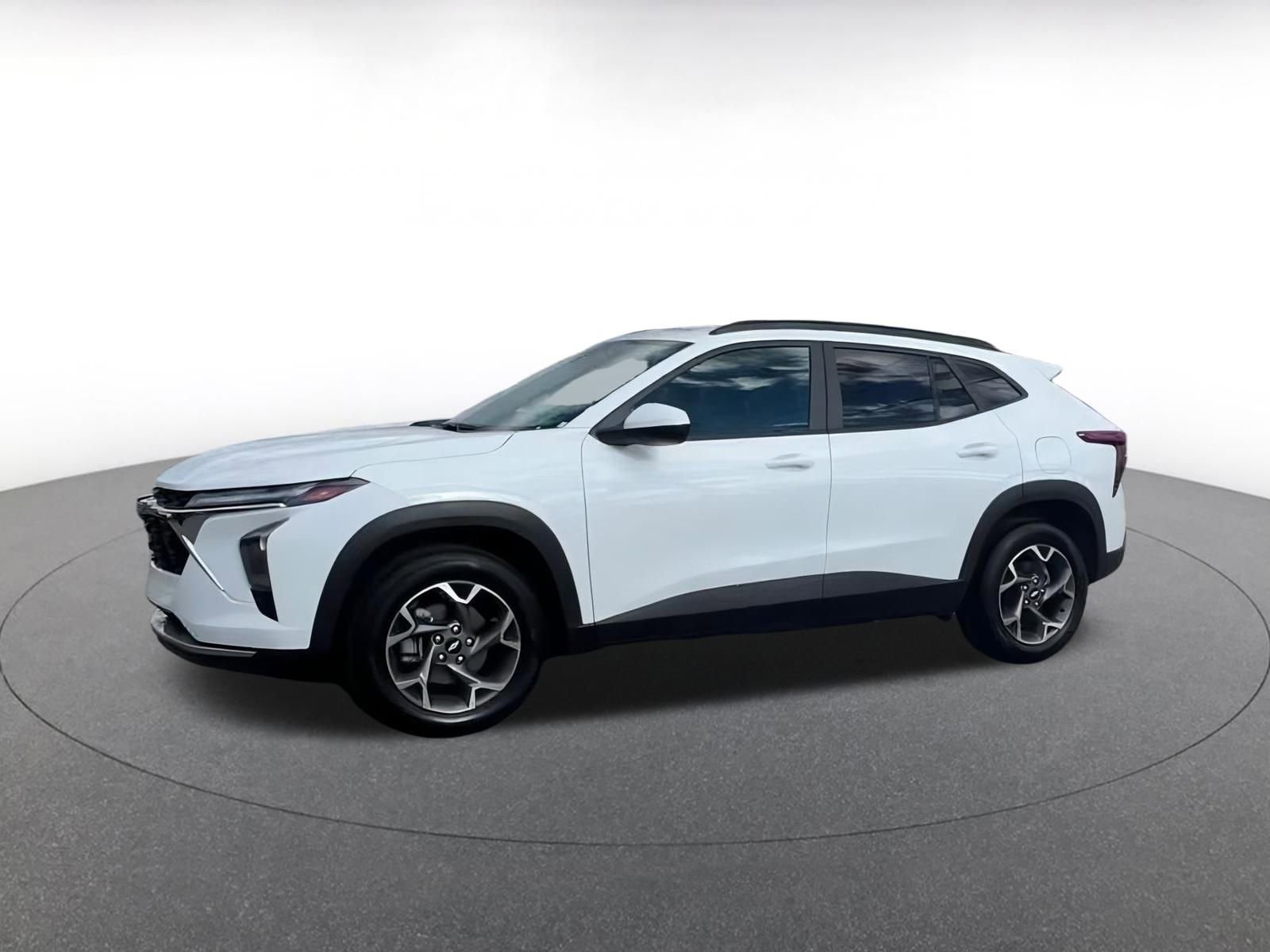 Used 2025 Chevrolet Trax LT image 7