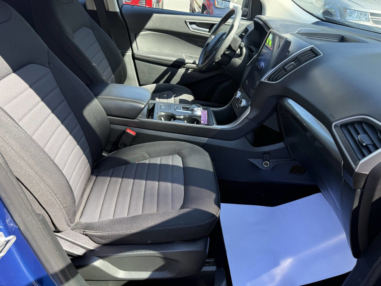 Used 2022 Ford Edge SE w/ Black Appearance Package image 10