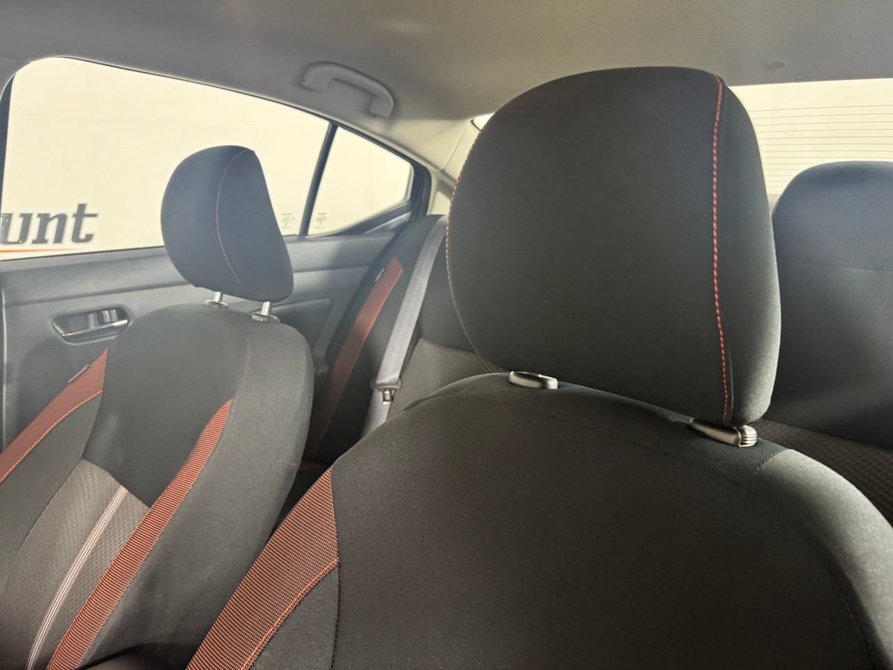 Used 2025 Nissan Versa SR FWD image 10