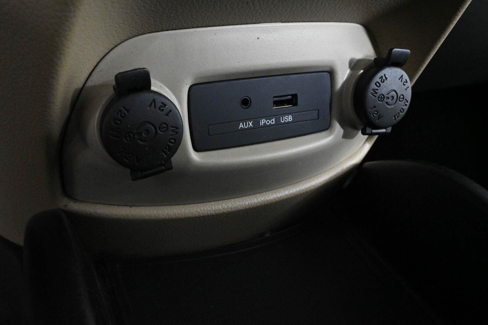 Used 2013 Kia Soul ! w/ Premium Pkg FWD image 29
