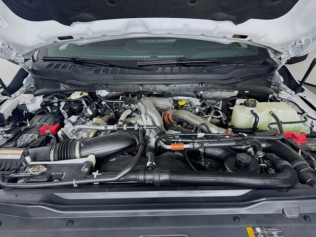 New 2025 Ford F450 Platinum w/ FX4 Off-Road Package image 31