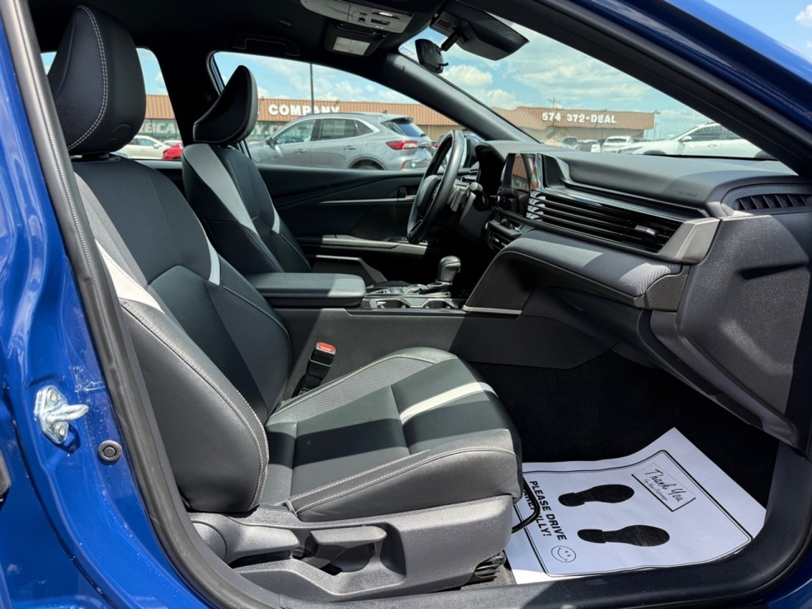 Used 2025 Toyota Camry SE FWD image 25