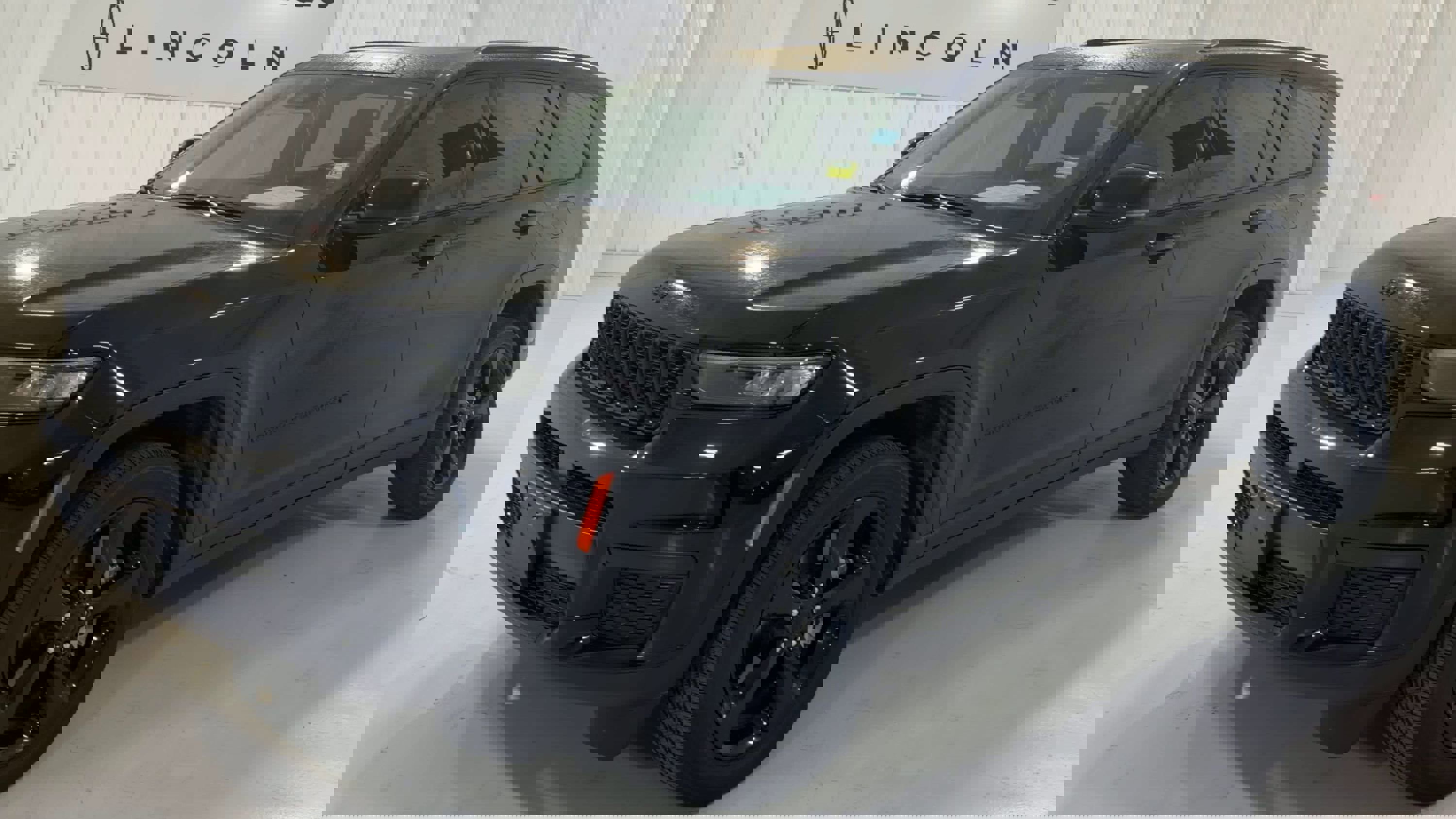 Used 2023 Jeep Grand Cherokee L Laredo image 5