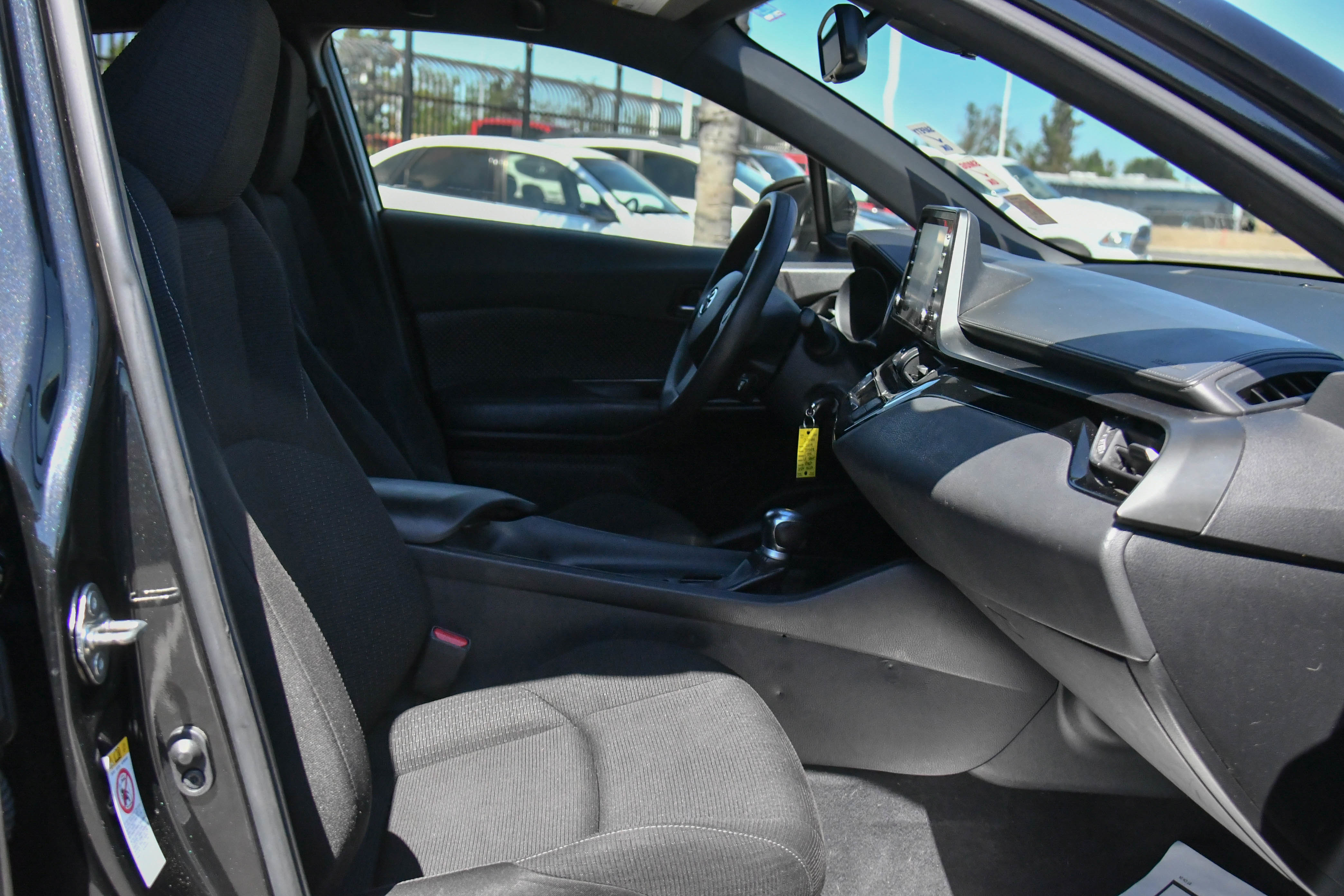 Used 2019 Toyota C-HR LE image 40